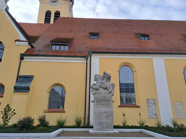 Grossansicht in neuem Fenster: Kirche und Denkmal 2022-2