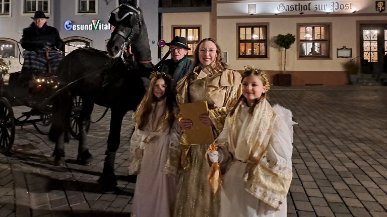 Christkind Engel und Kutsche 2024